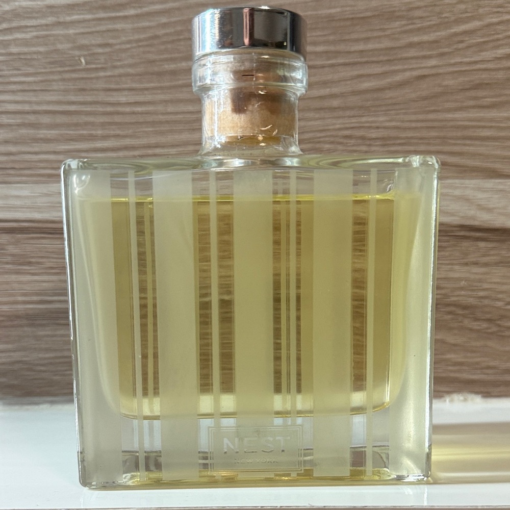NEST Fragrances diffuser Santorini olive & citron 90% of product